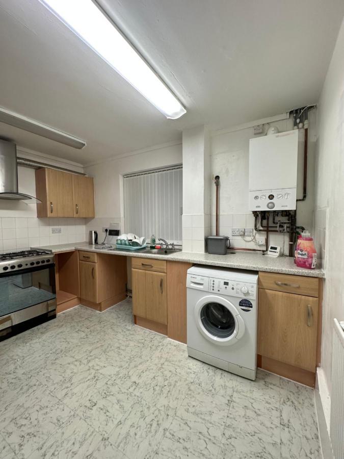 شقة Bright, Warm & Cozy House In Harpurhey مانشستر المظهر الخارجي الصورة